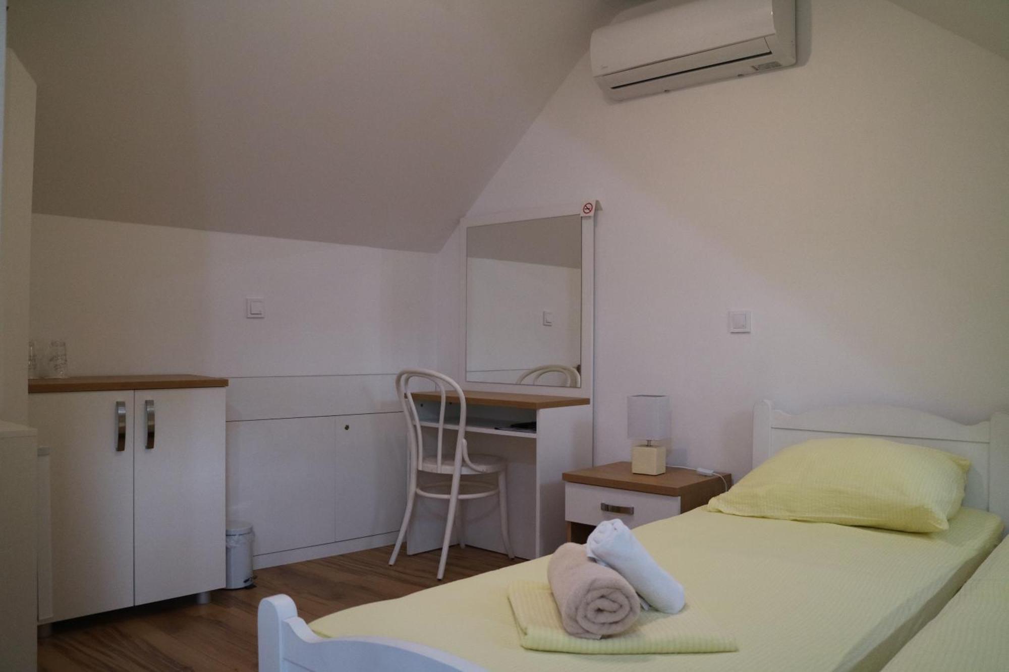 Studio Apartments & Rooms Lela, Sipan Island Šipanska Luka Extérieur photo