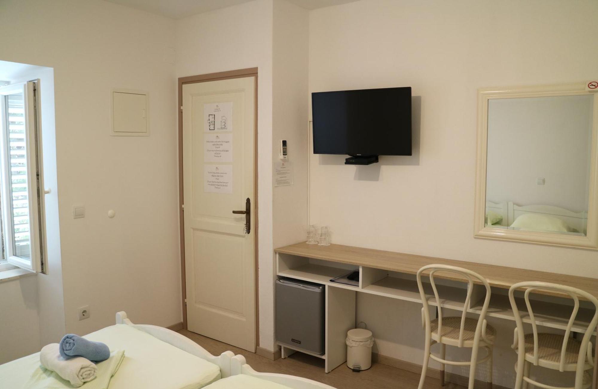 Studio Apartments & Rooms Lela, Sipan Island Šipanska Luka Extérieur photo